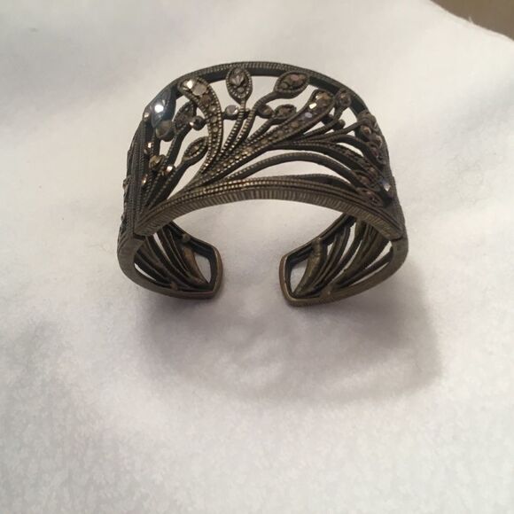 Crystal Studded Brasstone Cuff Bracelet - Picture 1 of 4